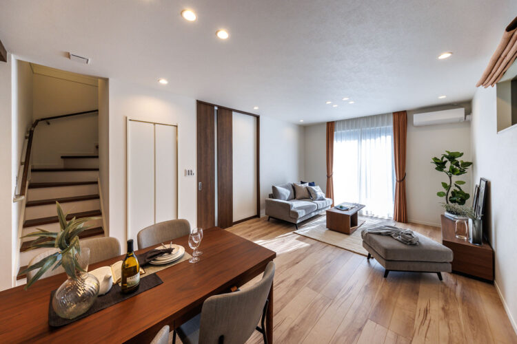 玉善の建売住宅、一宮市下田T7棟のリビングの写真