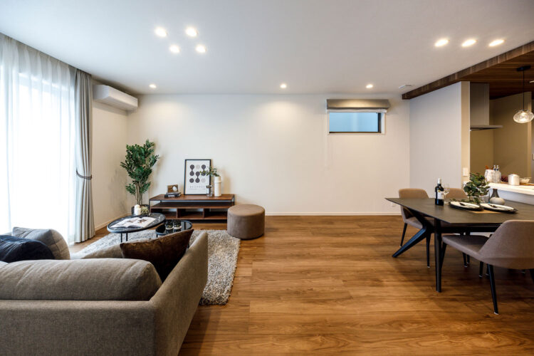 玉善の建売住宅、一宮市下田T2棟のリビング