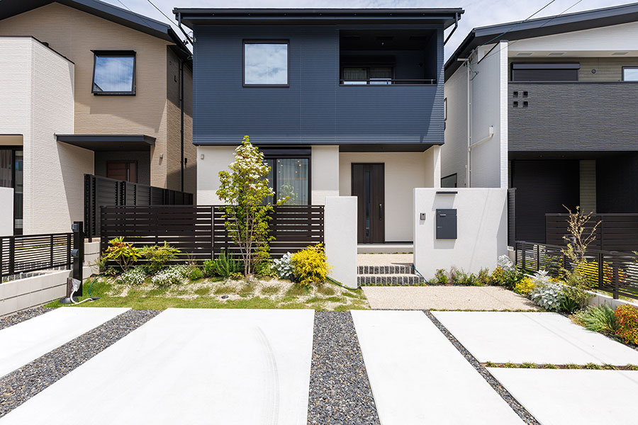 T-2／陽当たりの良い南向きの住まい。随所にこだわりが感じられるデザイナーズ住宅。