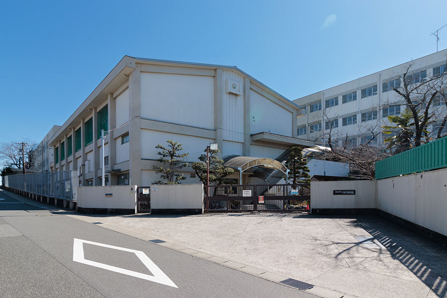 神沢中学校 徒歩約9分