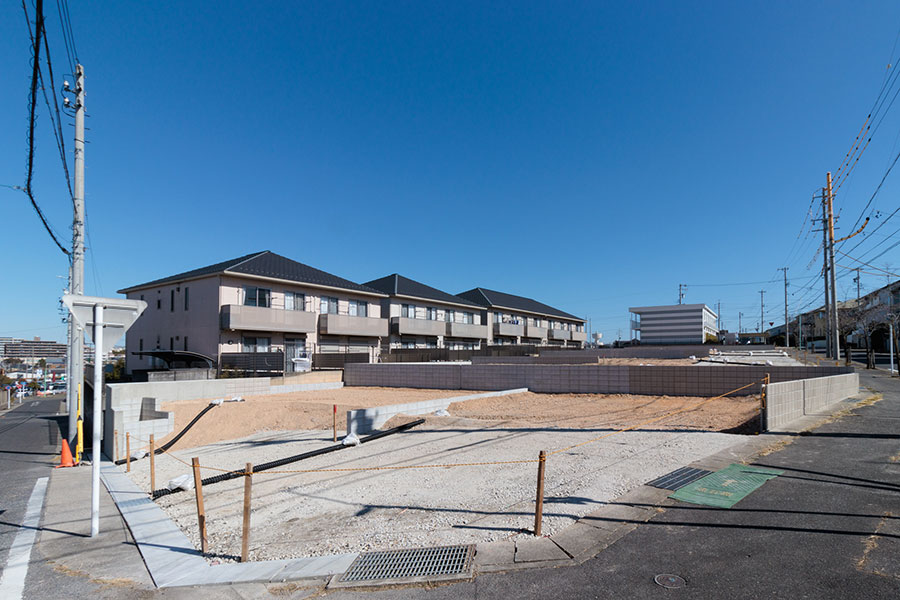 閑静な住宅街の中の明るくオープンな敷地。間取りプランはもちろん、工法や設備など特別なプランをご提案致します。