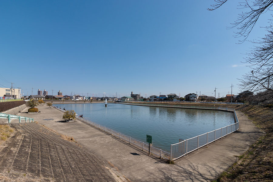 琵琶ケ池 水辺公園　徒歩約7分