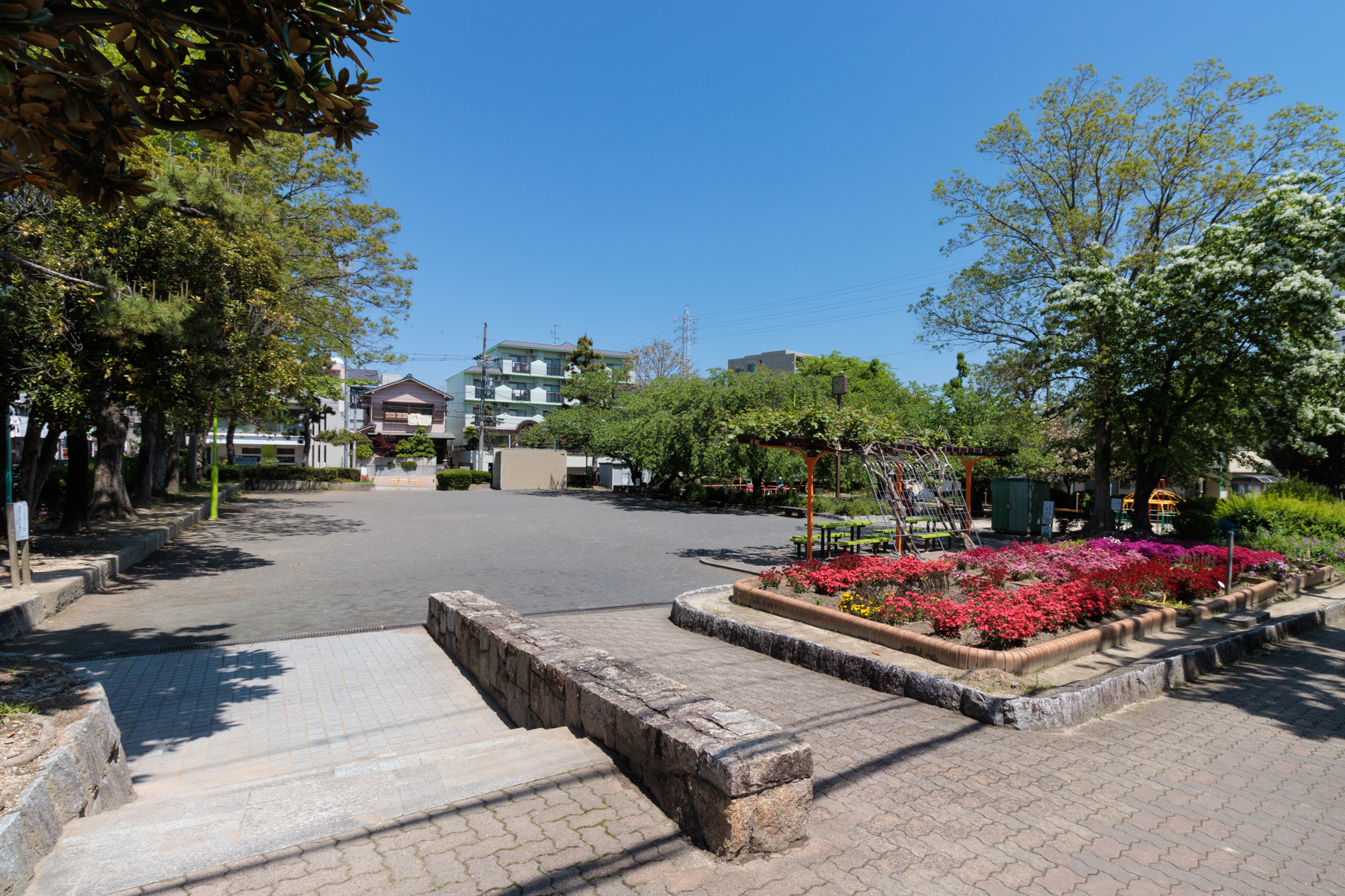 西一社第一公園　徒歩約2分