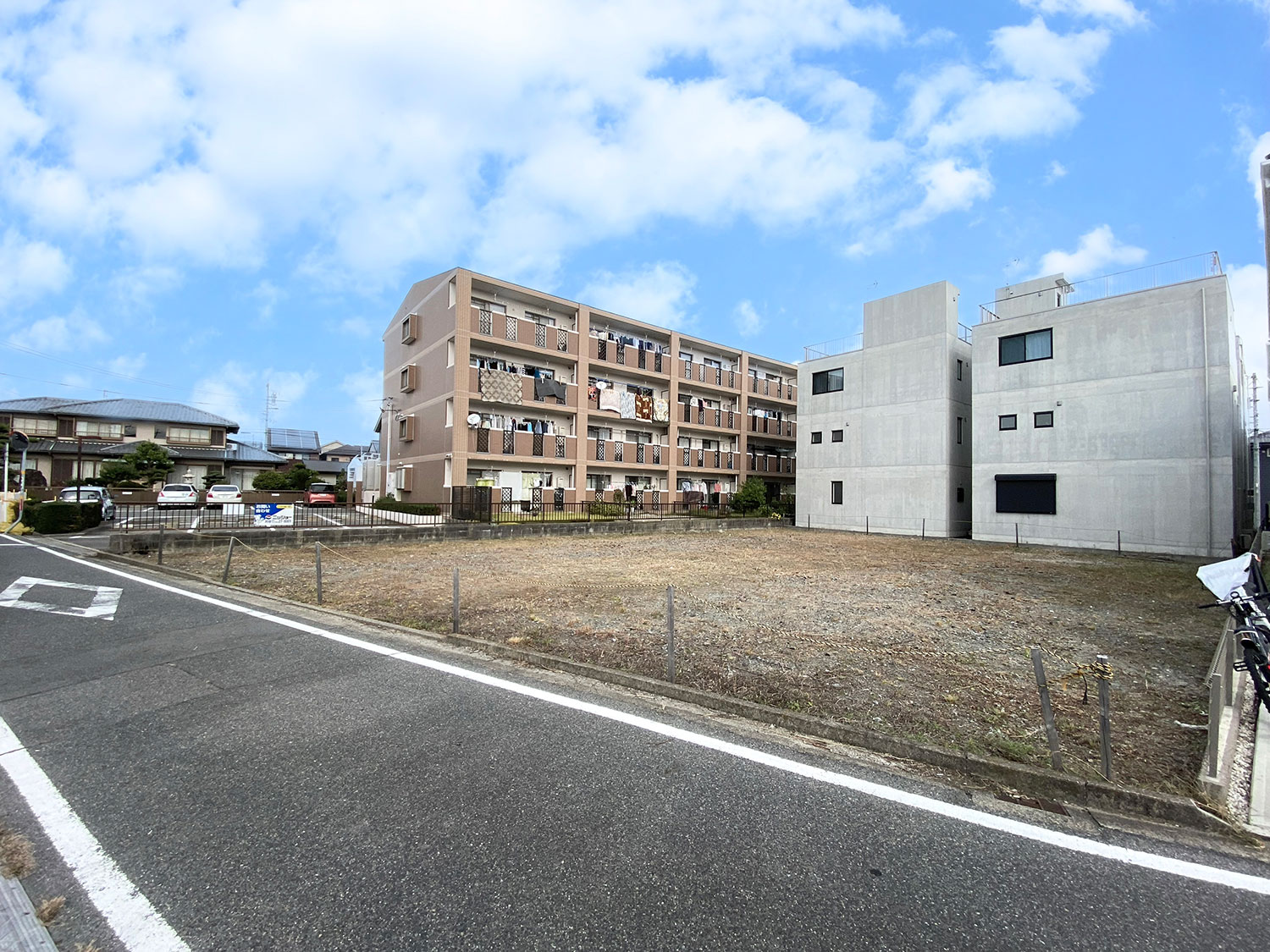 T-2／敷地広々62坪超！陽当たりの良い土地にお好きな間取りで建てられます。ロフトなど＋αの間取りも選べます。