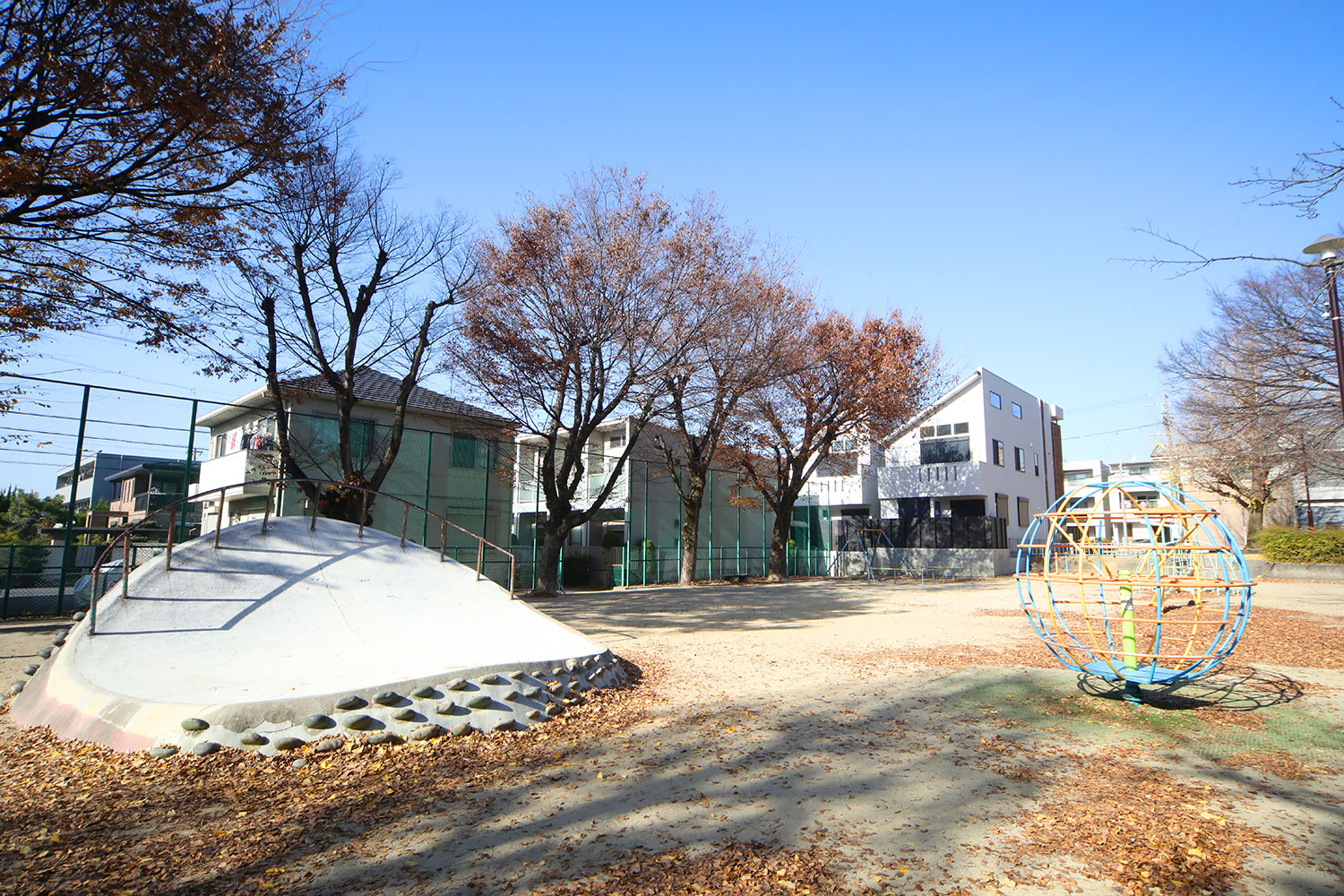 南明公園 徒歩約5分