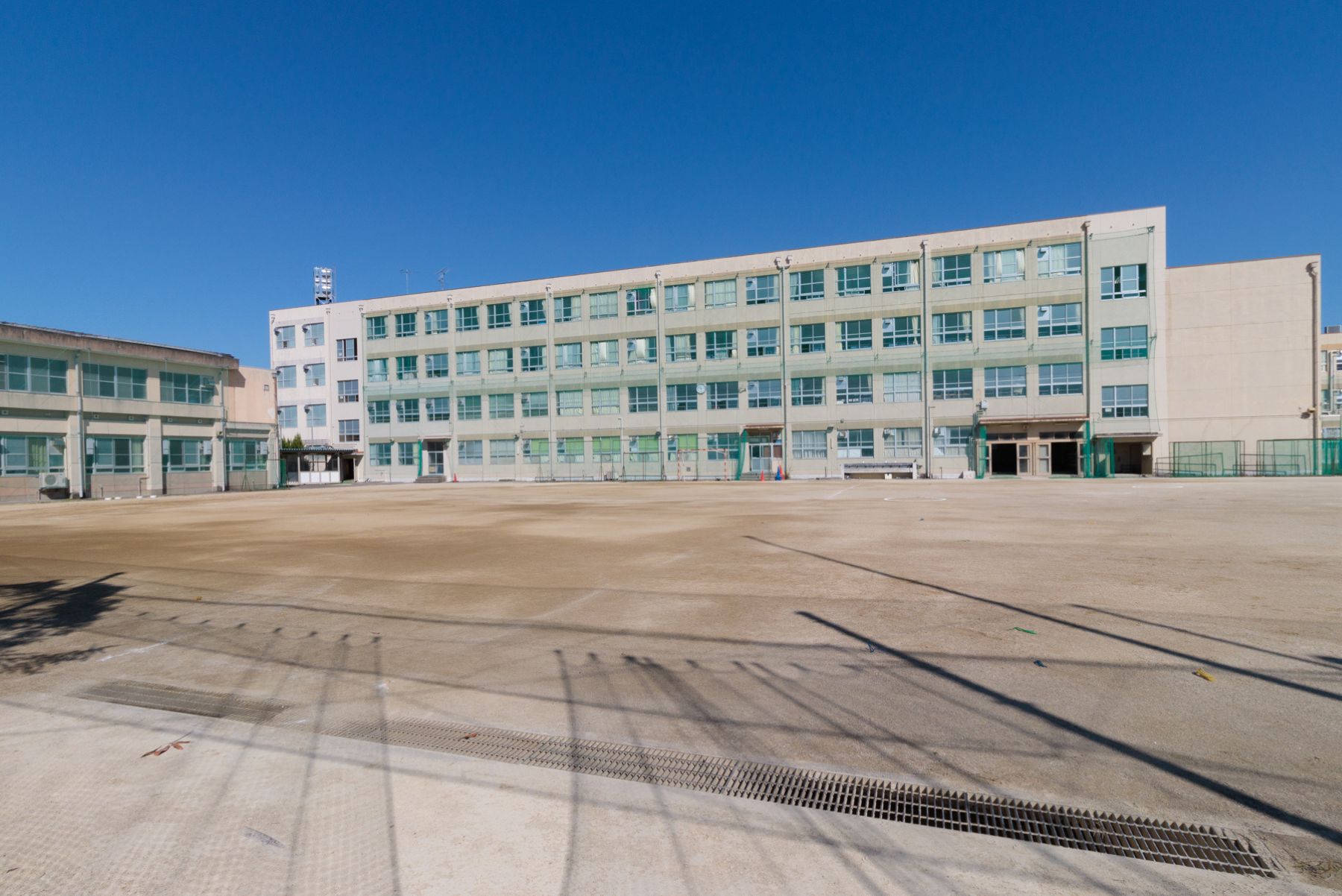 神沢中学校 徒歩約19分