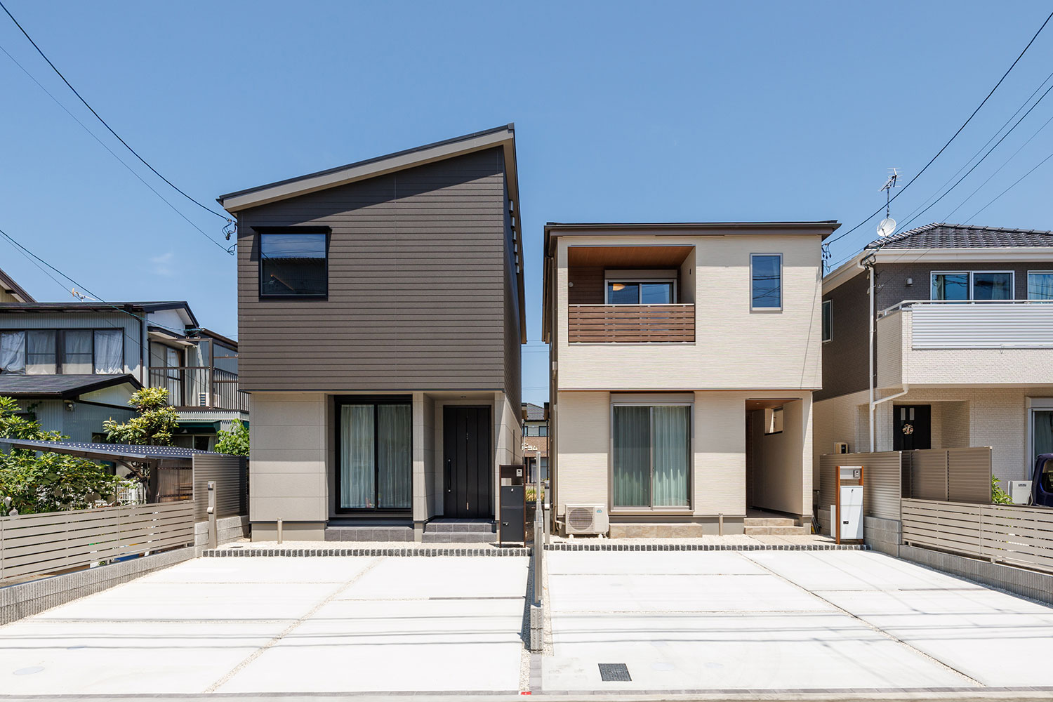 T-1、T-2（ご成約済み）／陽光溢れる明るい南向きの2階建ての住まい。断熱性能に優れ、快適な室内環境をキープ。