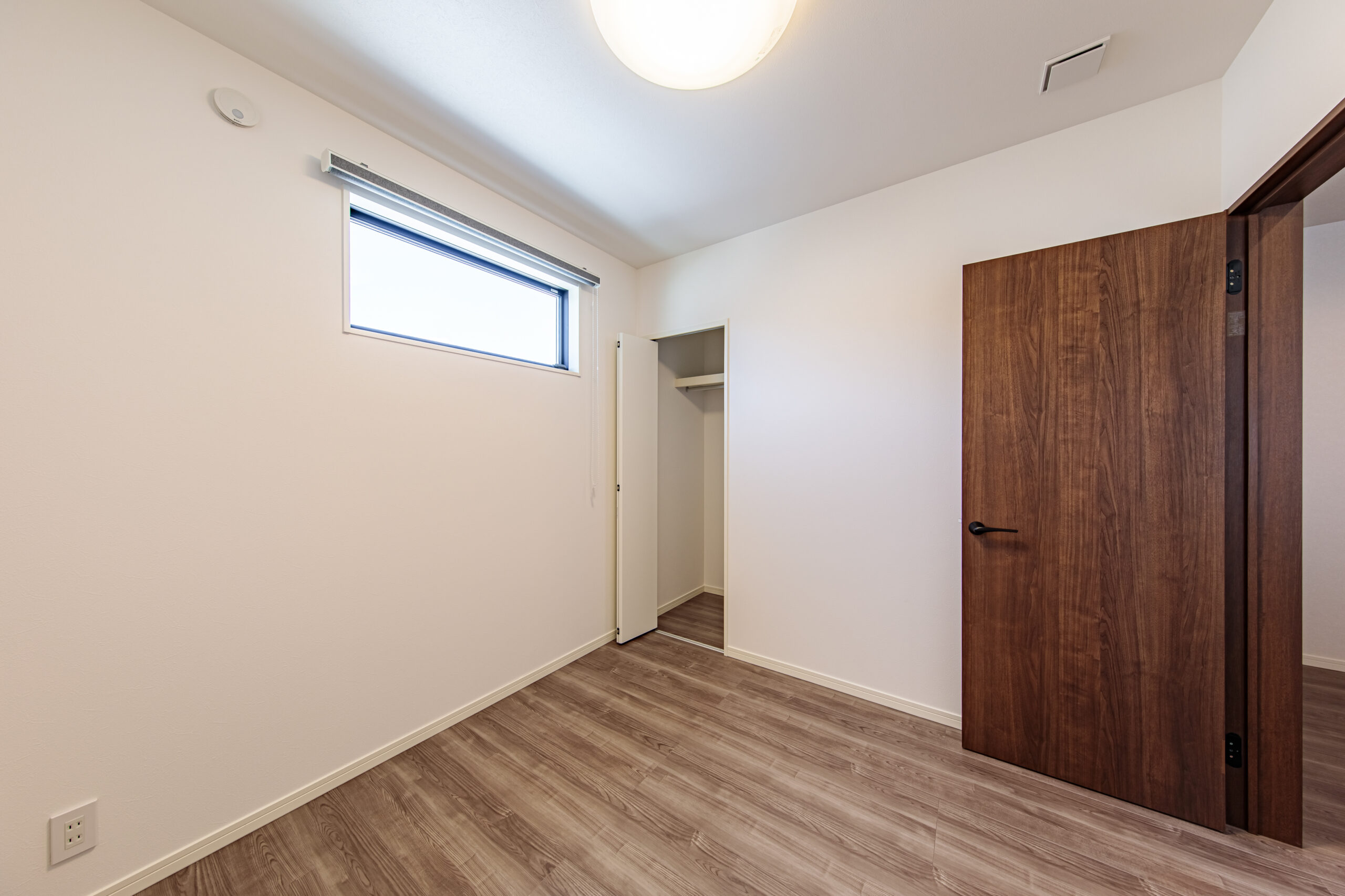 T-5／主寝室だけでなく、子ども部屋にもクローゼットを。自分の物は自分で片付ける習慣が自然と身につき、家族みんなが気持ちよく暮らせます。