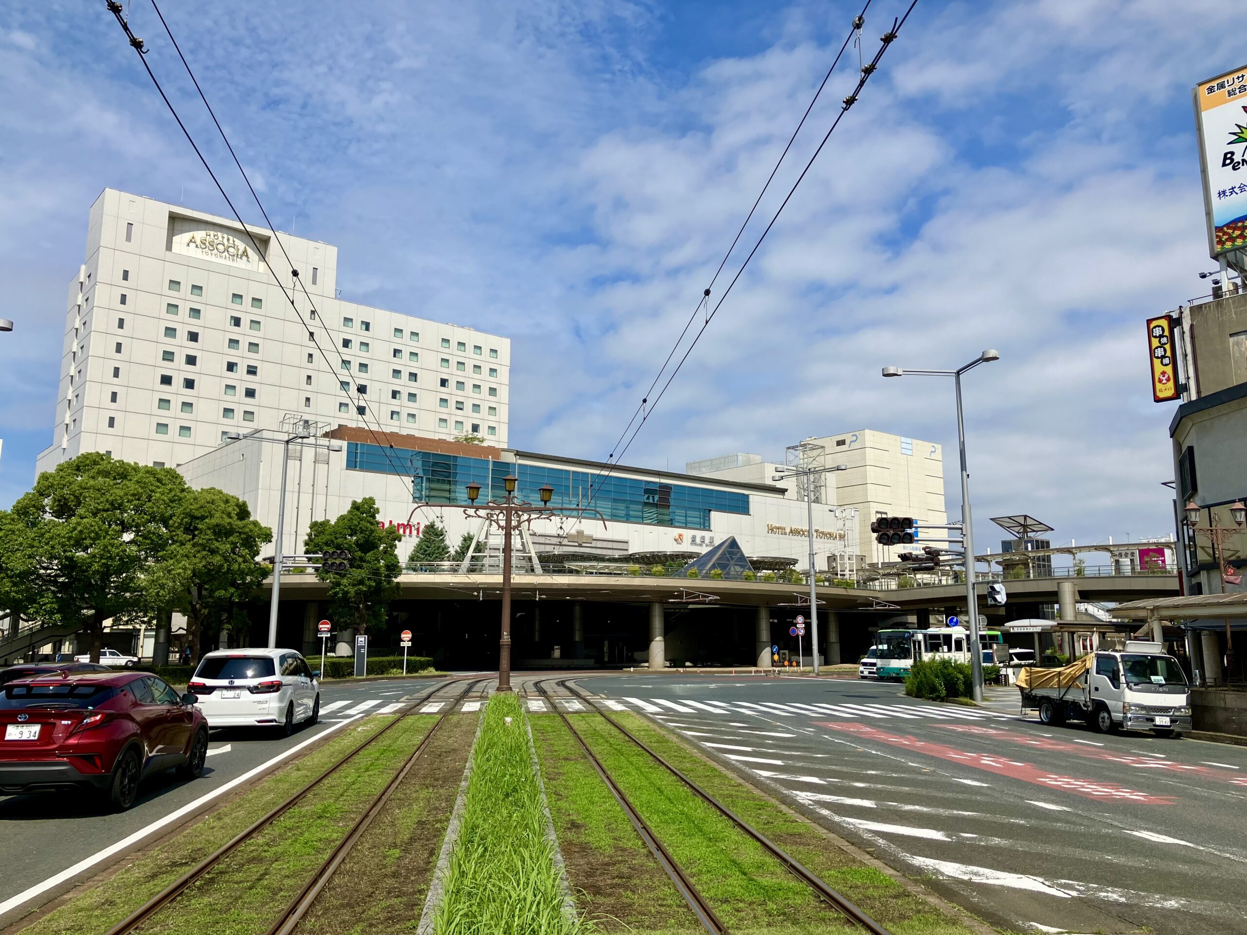 JR、名鉄「豊橋」駅　徒歩約20分