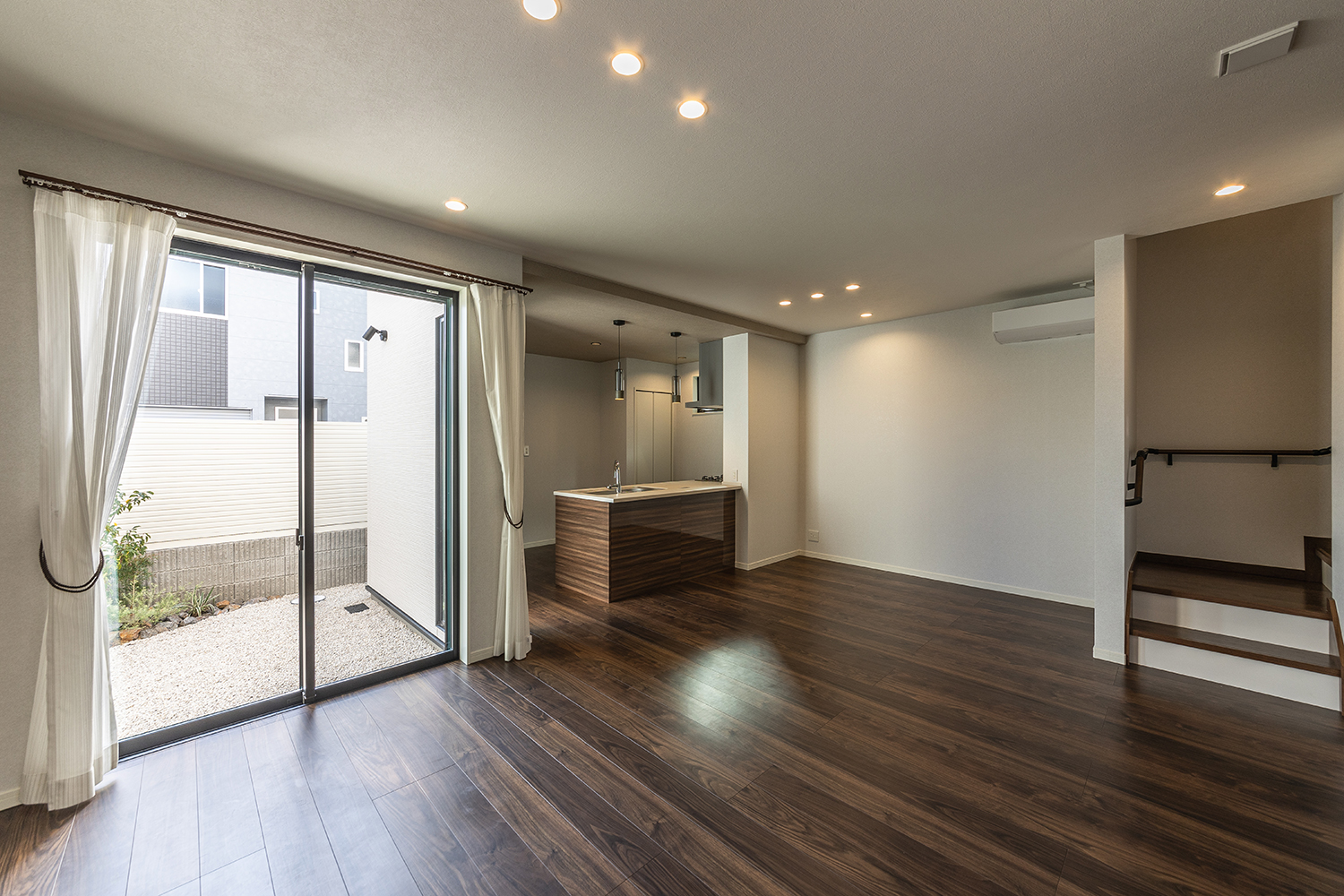 T-3/家具やインテリアの配置がしやすい造りなので、お好みに合わせたレイアウトでお楽しみいただけます。