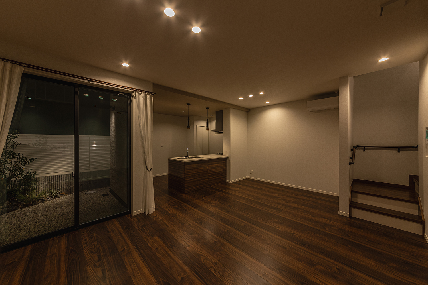 T-3/家族で過ごす時間を何よりも大切にする方に相応しい優しさに満ちた空間で、幸せな暮らしが続きます。