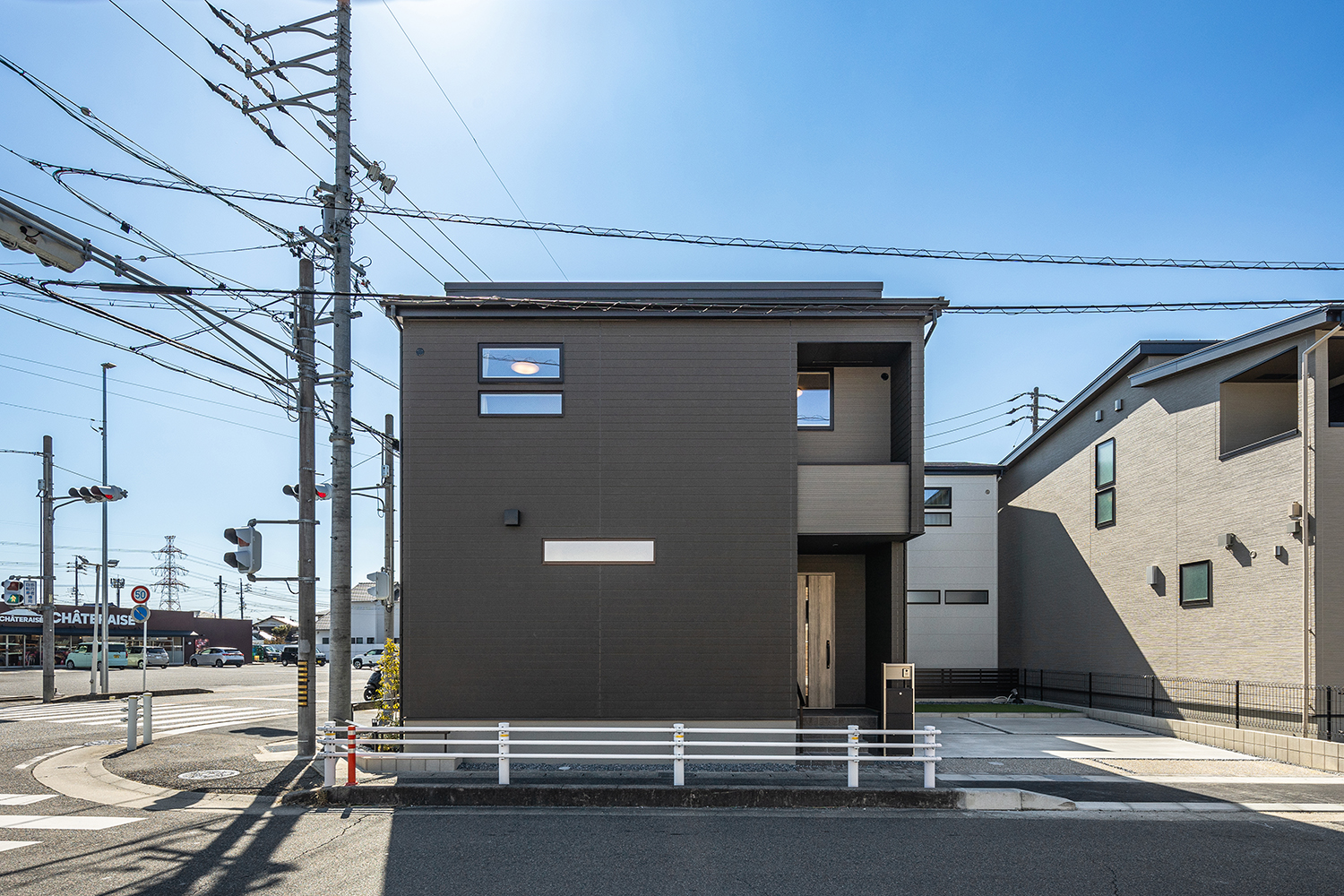 T-2／ワイド間口で開放的！動線に配慮したスマートに暮らせる住まい。駅まで徒歩11分の便利な住環境。