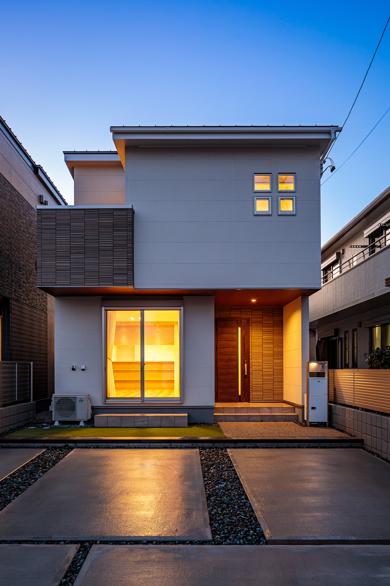 T-1／太陽光発電＆HEMS搭載のエコな住まい。LDKと主寝室には床暖房を装備し寒い季節も快適です。