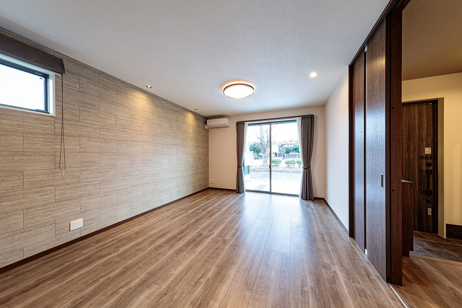 T-3／みんなのお気に入りのLDKは優れた断熱性とZEH＋の住まい仕様で、心からリラックスできる快適空間。