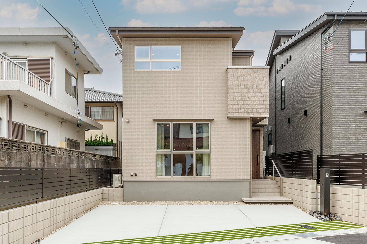 T-1／小中学校徒歩12分、幼・保徒歩6分の。商業施設や病院も充実な子育て世帯も安心のエリア。