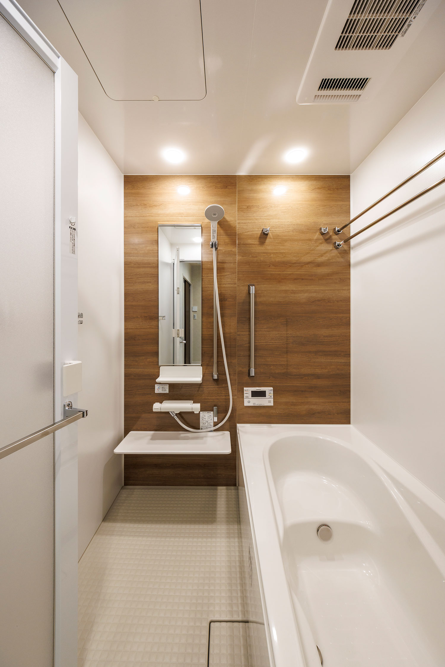 T-1／保温性の高いエコベンチ浴槽で心身ともにリフレッシュ！マグネットシェルフ＆カウンターは毎日のお掃除も楽々。