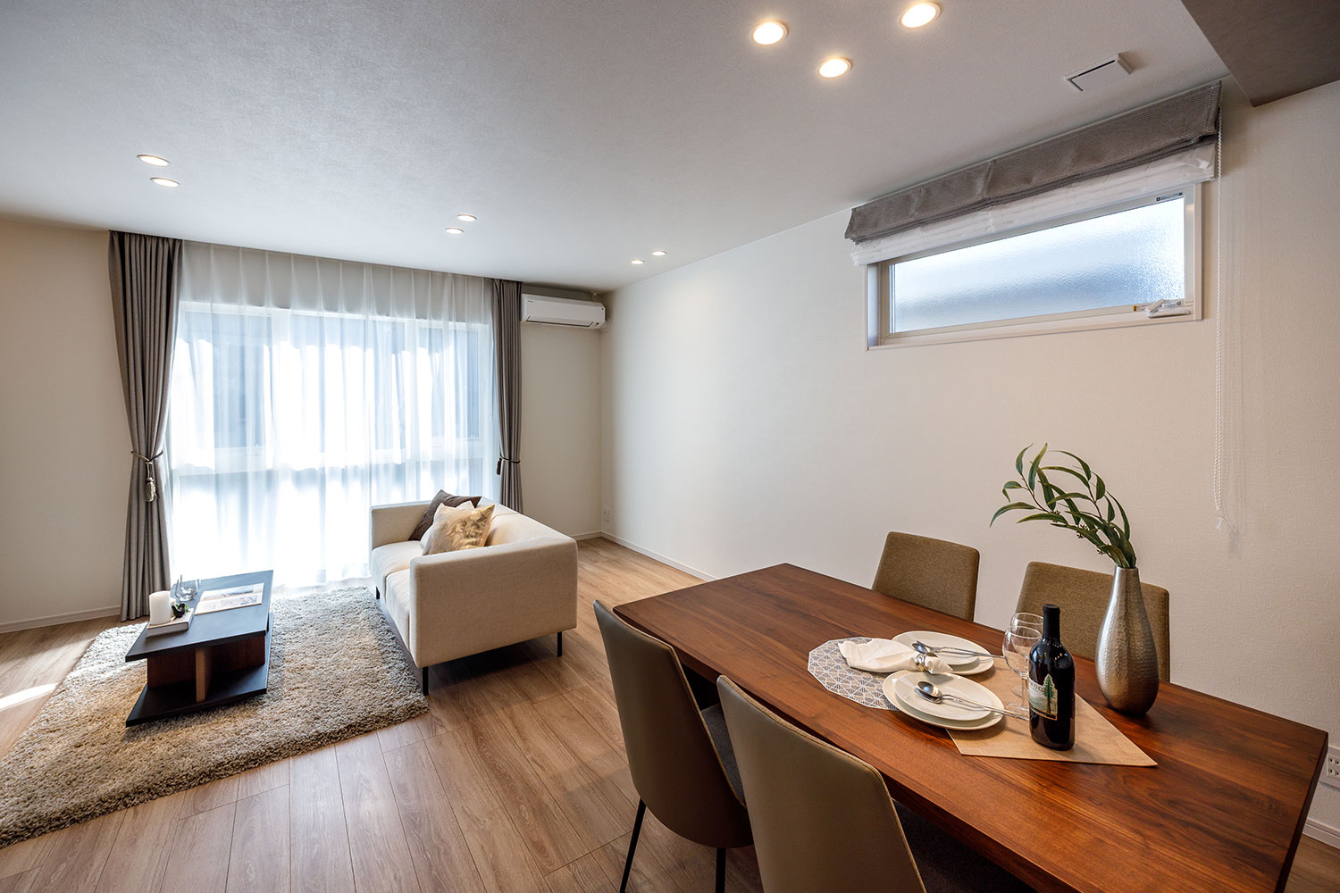 T-1／リビングダイニング