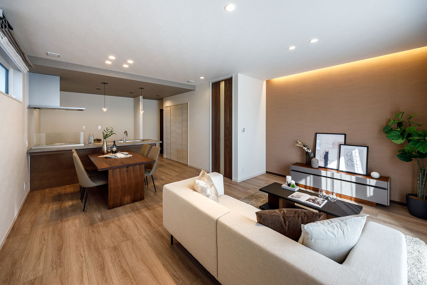 T-1／リビングダイニング