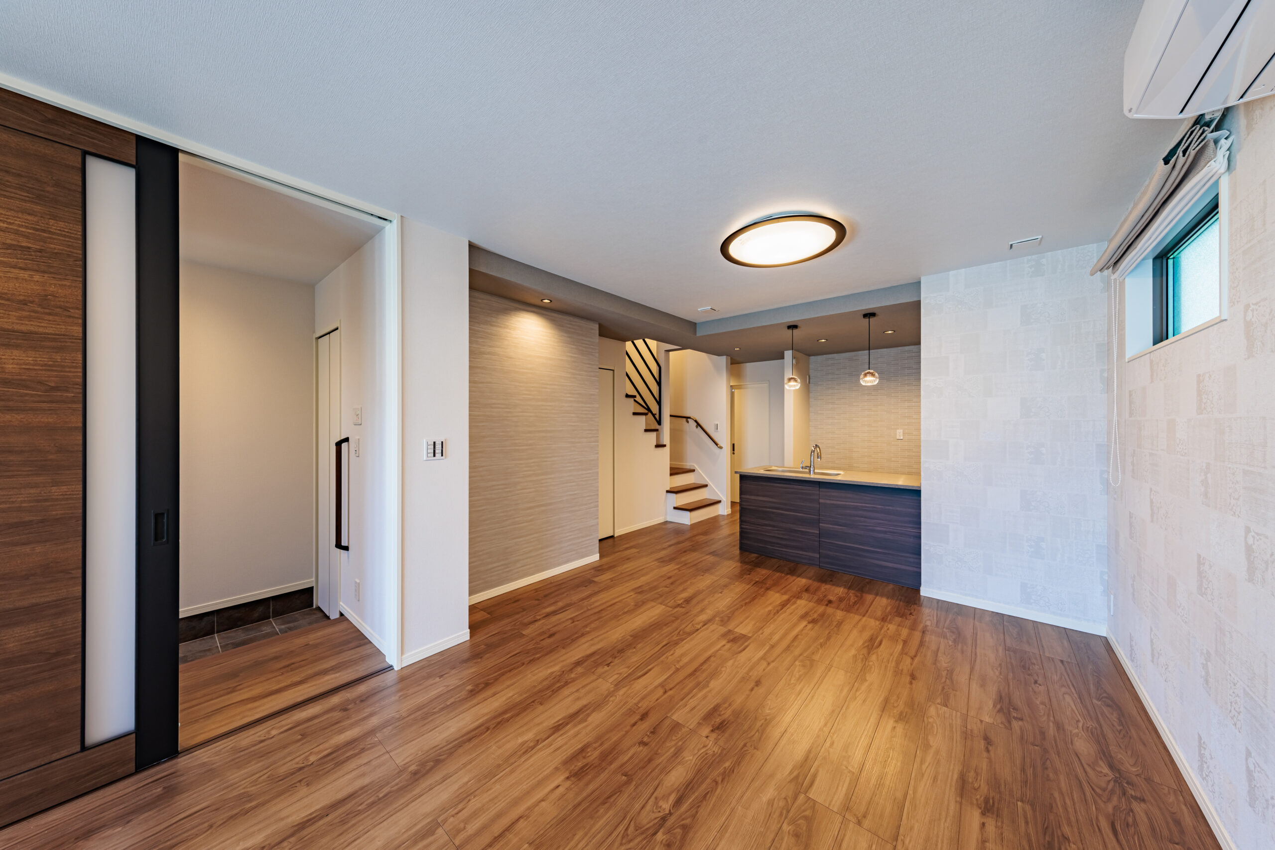 T-2／ダイニング