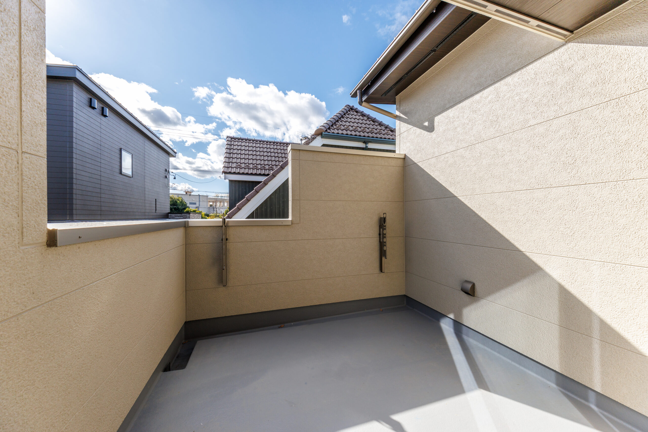 T-1／バルコニー