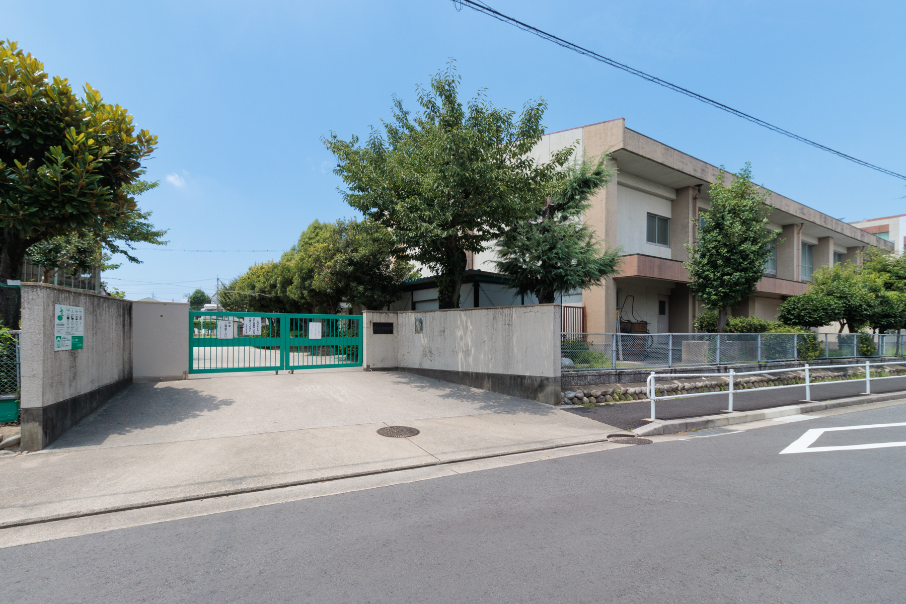 児玉小学校の外観