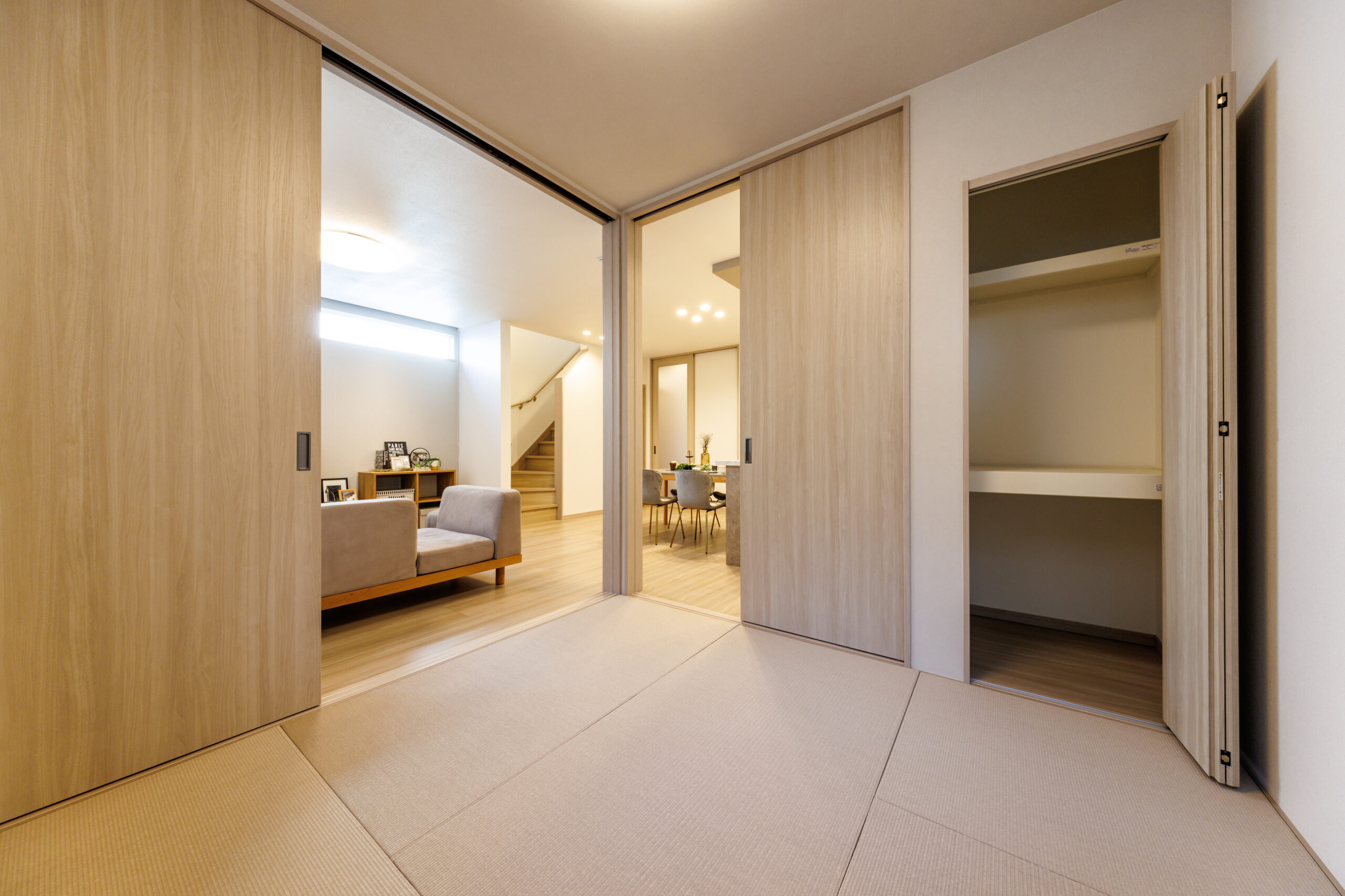 T-1／淡く上品な色合いが魅力のやすらぎの和空間は、穏やかで洗練された雰囲気をもたらします。