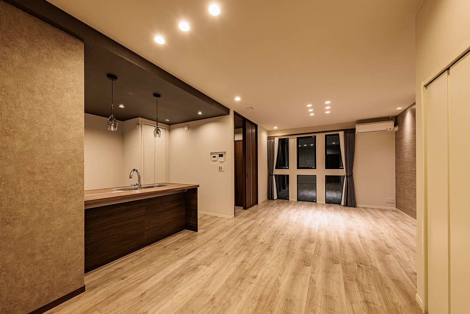 T-1/夜間リビングダイニング