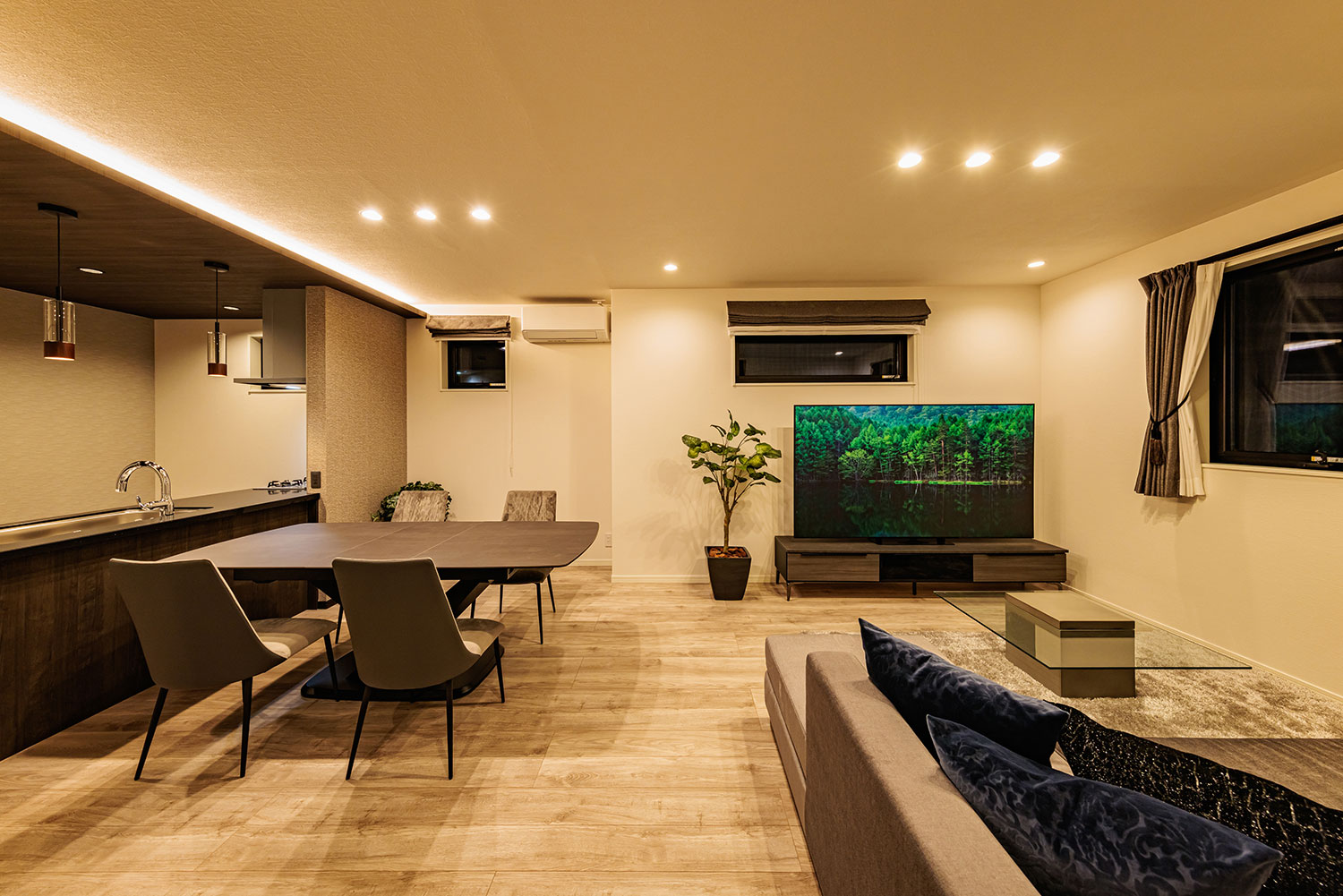 T-3／夜間リビングダイニング