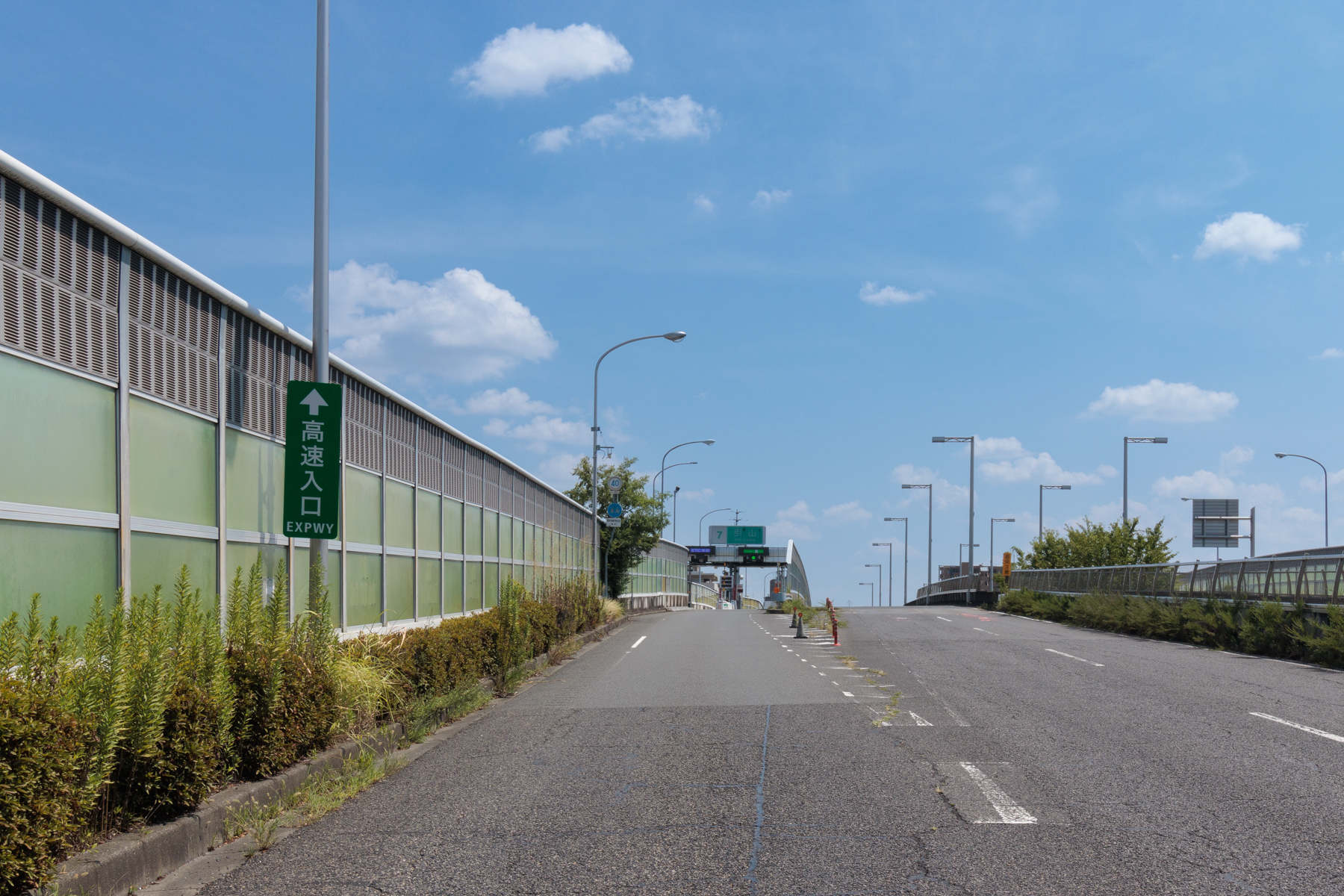 名古屋第二環状自動車道「引山」IC　自動車約4分