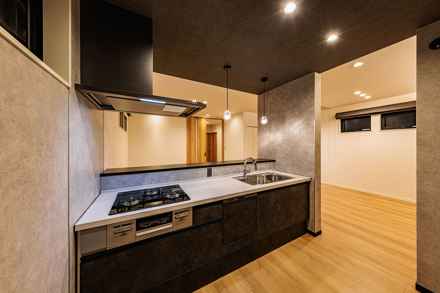 T-2／夜間キッチン