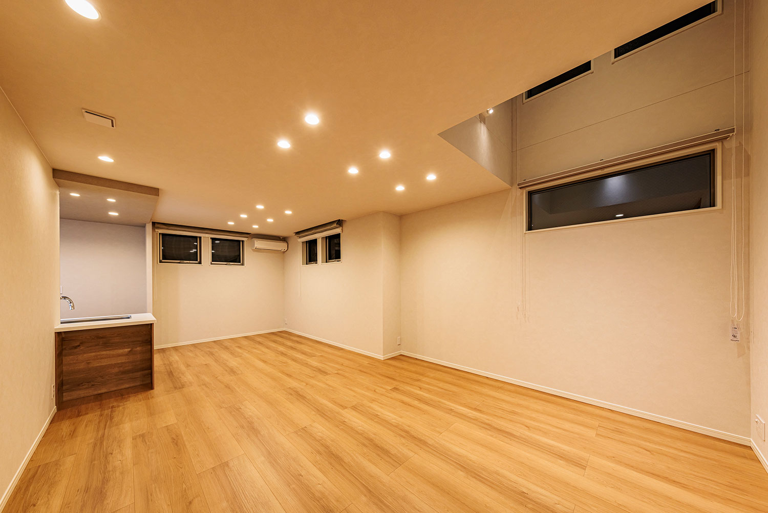 T-3/夜間リビングダイニング