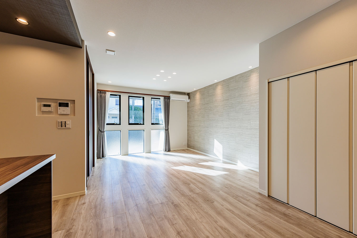 T-1/家族とかけがえのない時間を共有し、心から満たされる毎日が豊かな暮らしをもたらします。