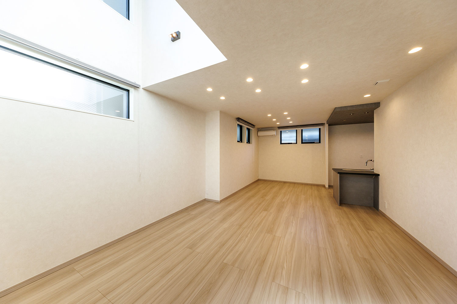 T-2/リビングダイニング