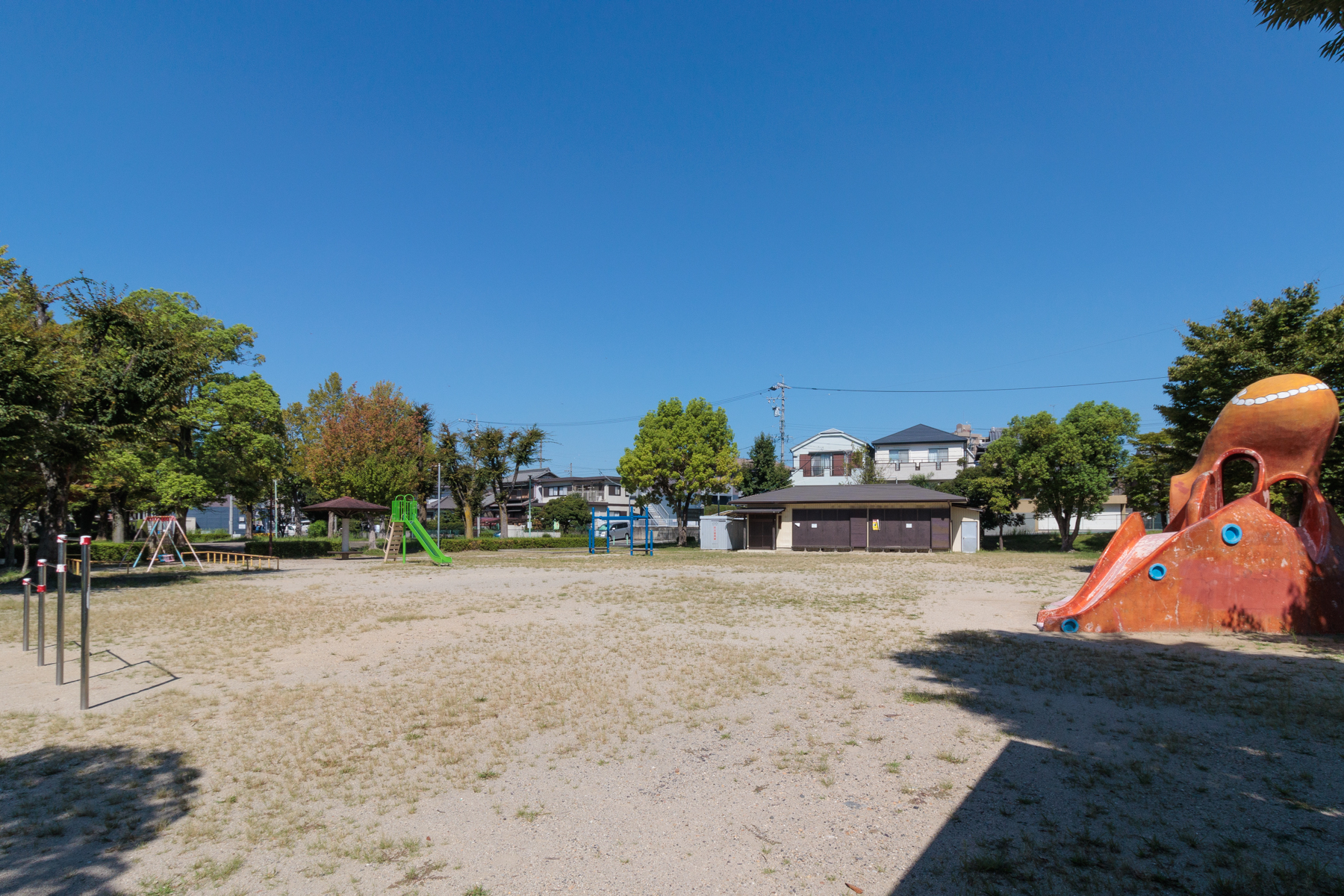 泉公園　徒歩約2分