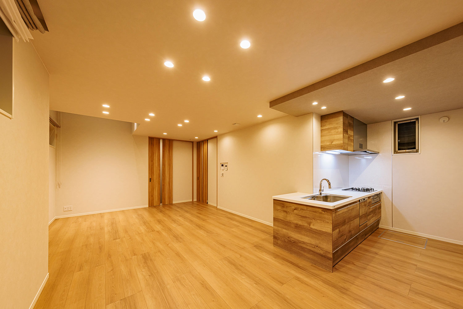 T-3/夜間リビングダイニング