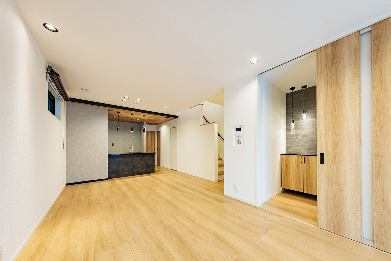 T-3／広さは20.2帖。大きな家具を置いてもゆったりと寛げる、開放感あふれるLDKが家族の時間を豊かにします。