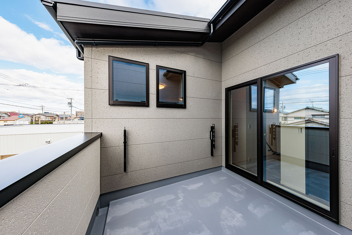 T-1／バルコニーは人目につきにくいプライベート仕様。アウトドアな使い方もでき、暮らしにゆとりをもたらします。