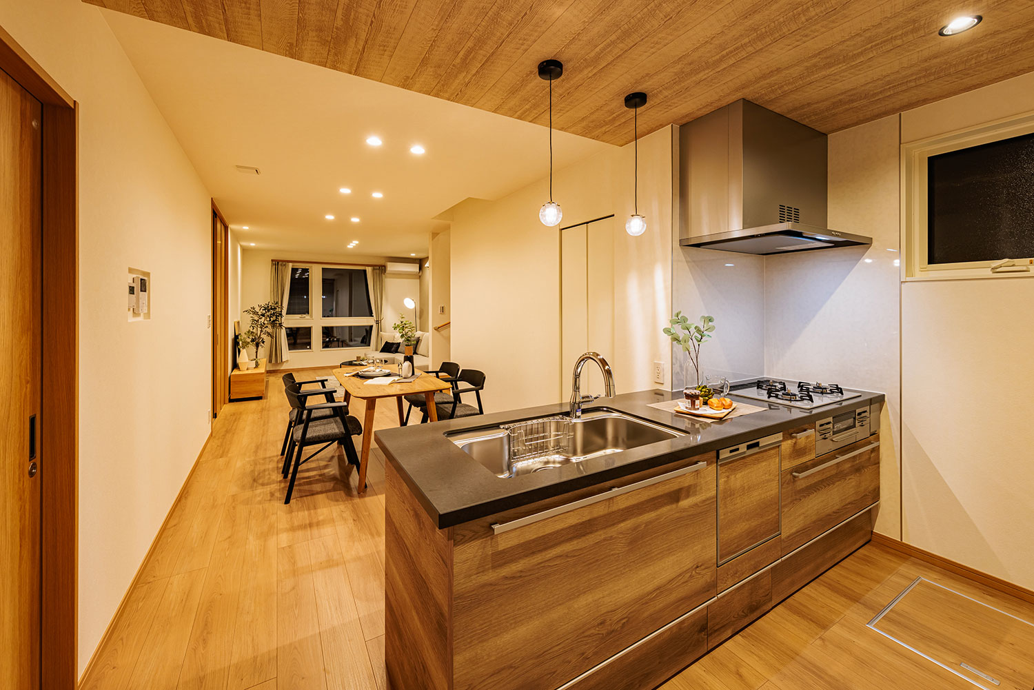 T-3/夜間キッチン