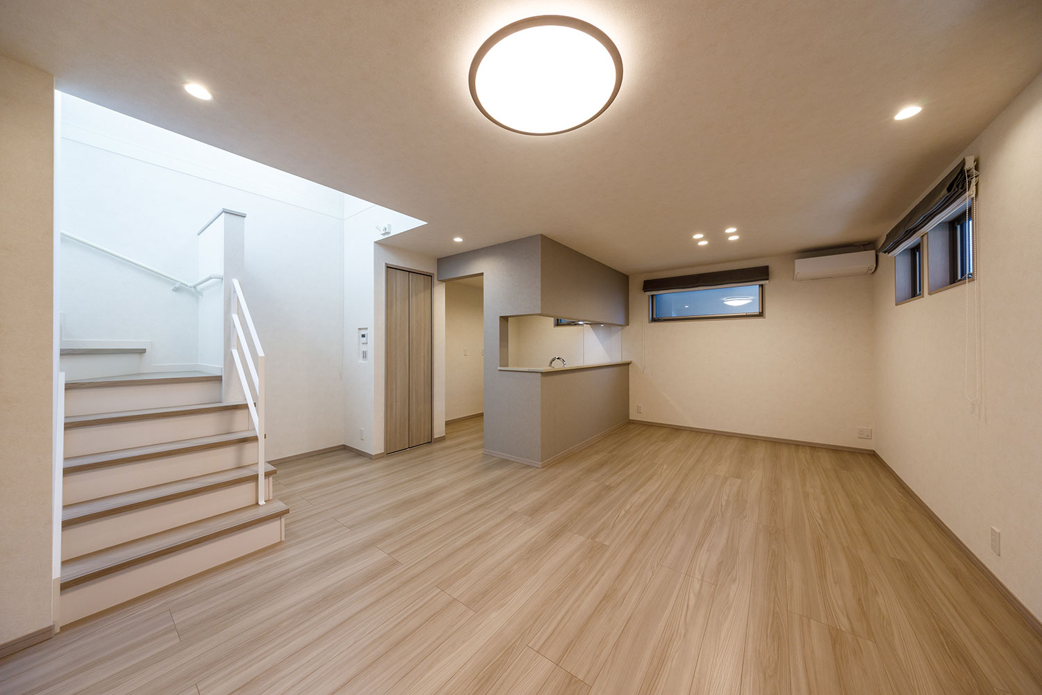 T-1／リビングダイニング