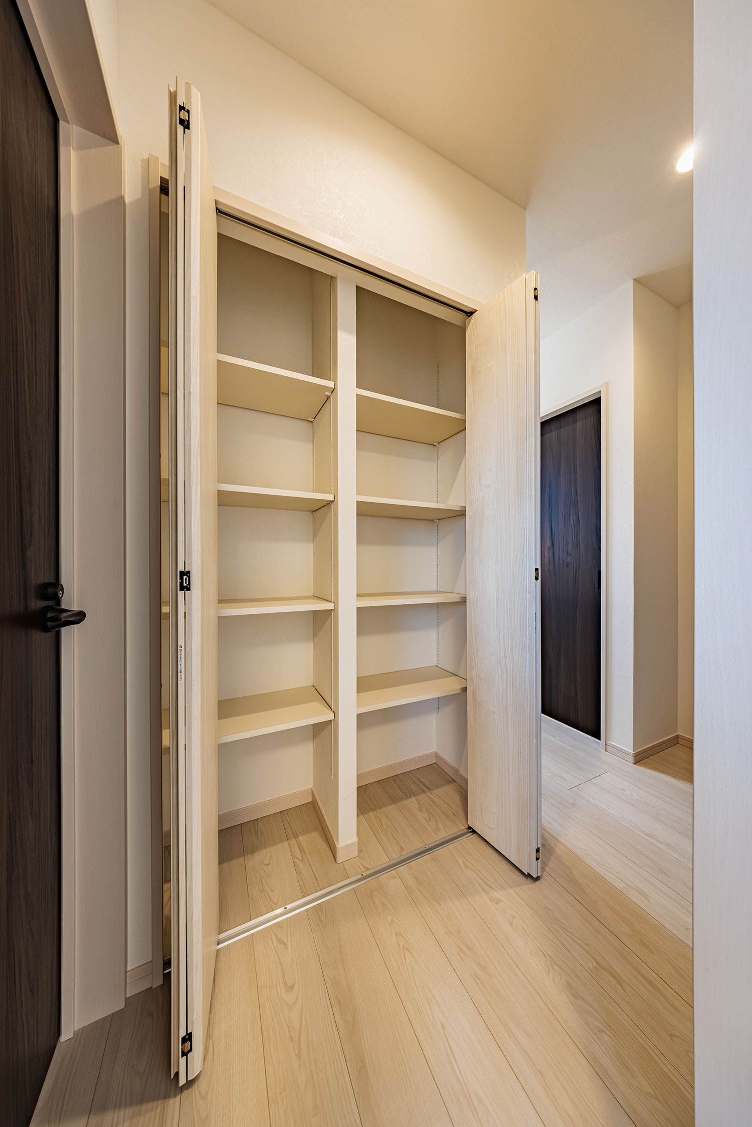 T-2/2階ホール収納