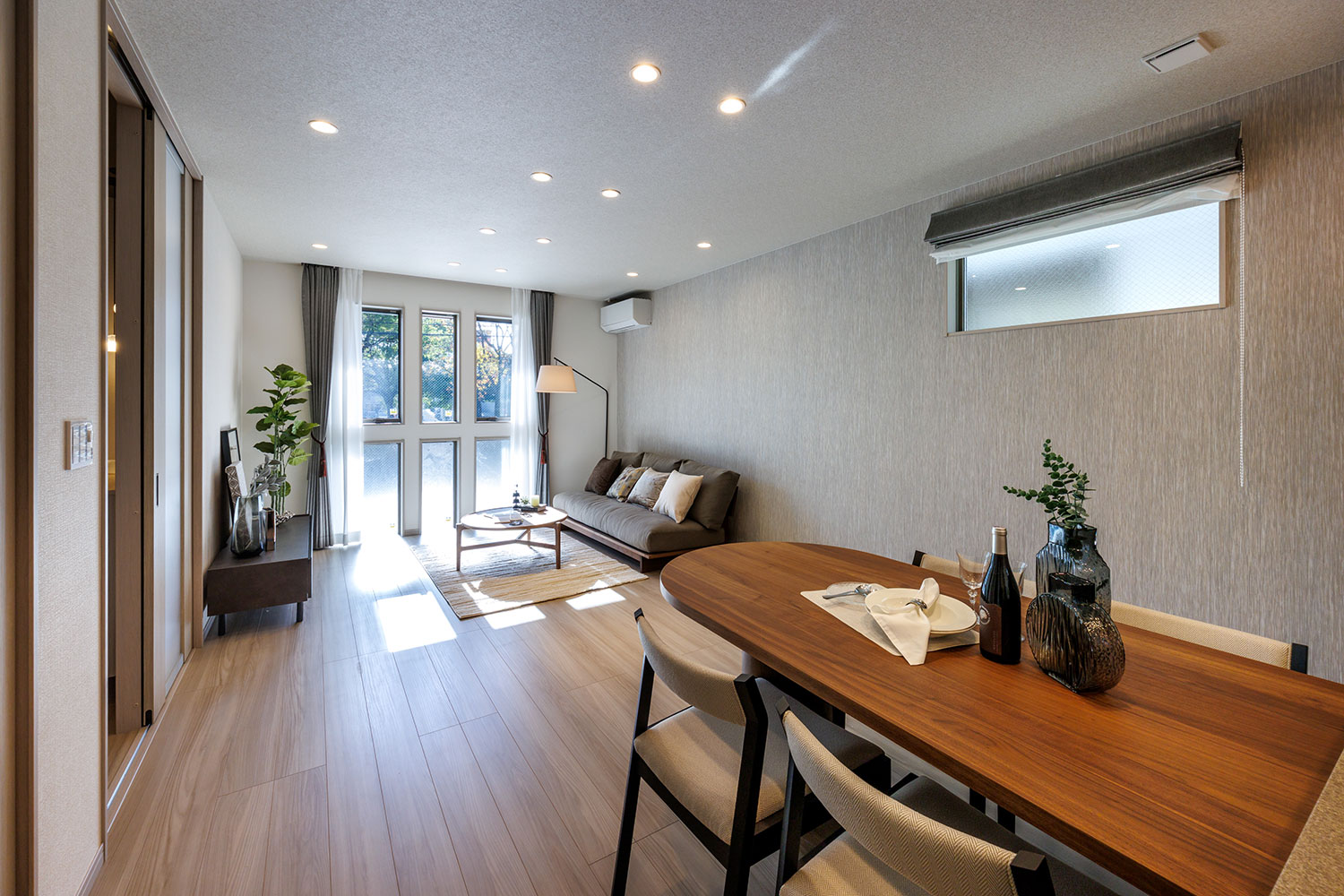 T-1／リビングダイニング