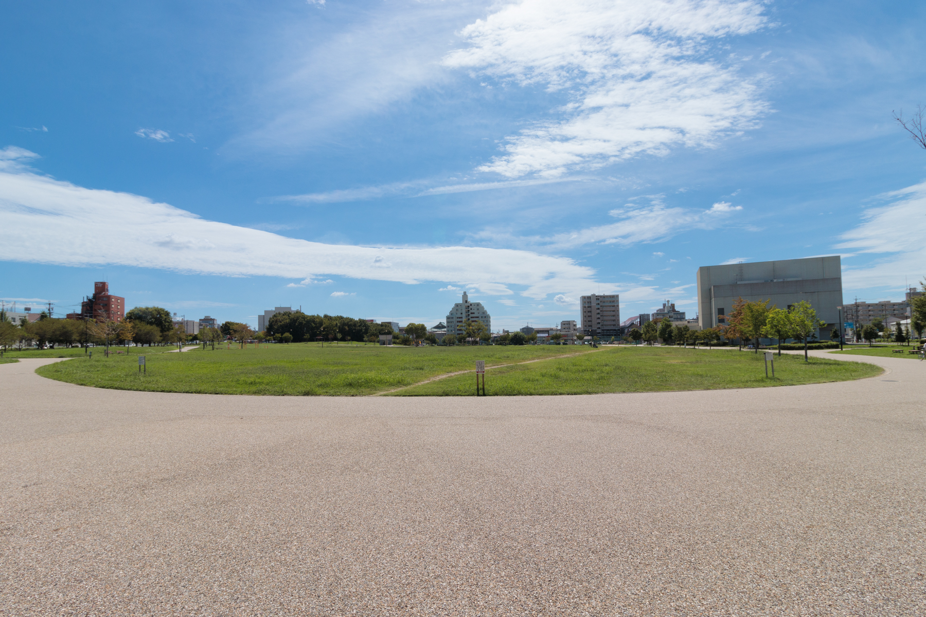 川名公園 徒歩約14分