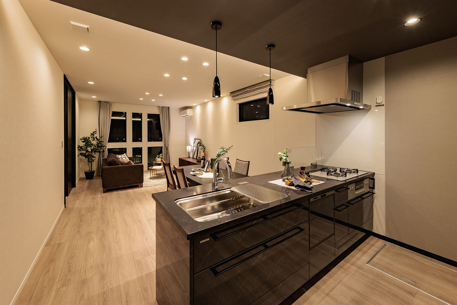 T-2／夜間キッチン