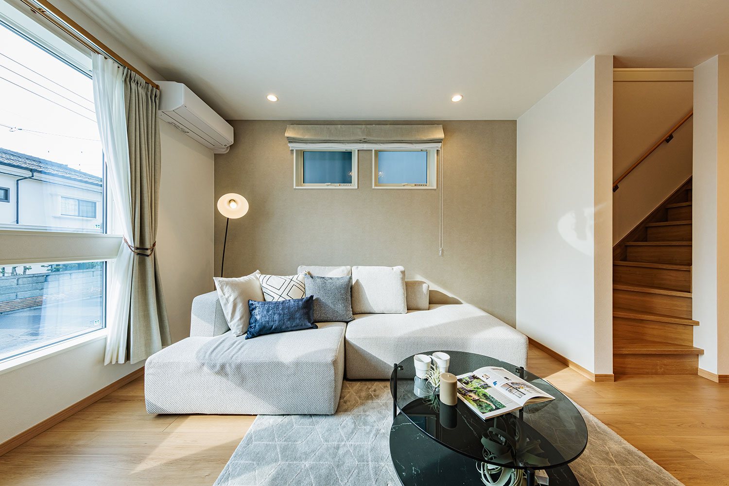 T-3/柔らかな光に包まれる、ナチュラルモダンな寛ぎ空間。家族の絆を育む、心まで温かくなれる陽だまり空間。