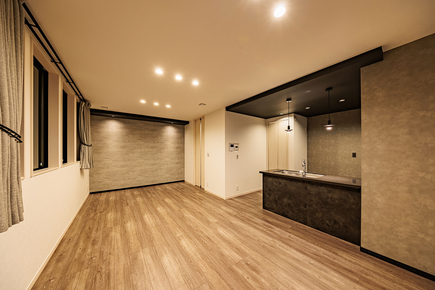 T-1/夜間リビングダイニング