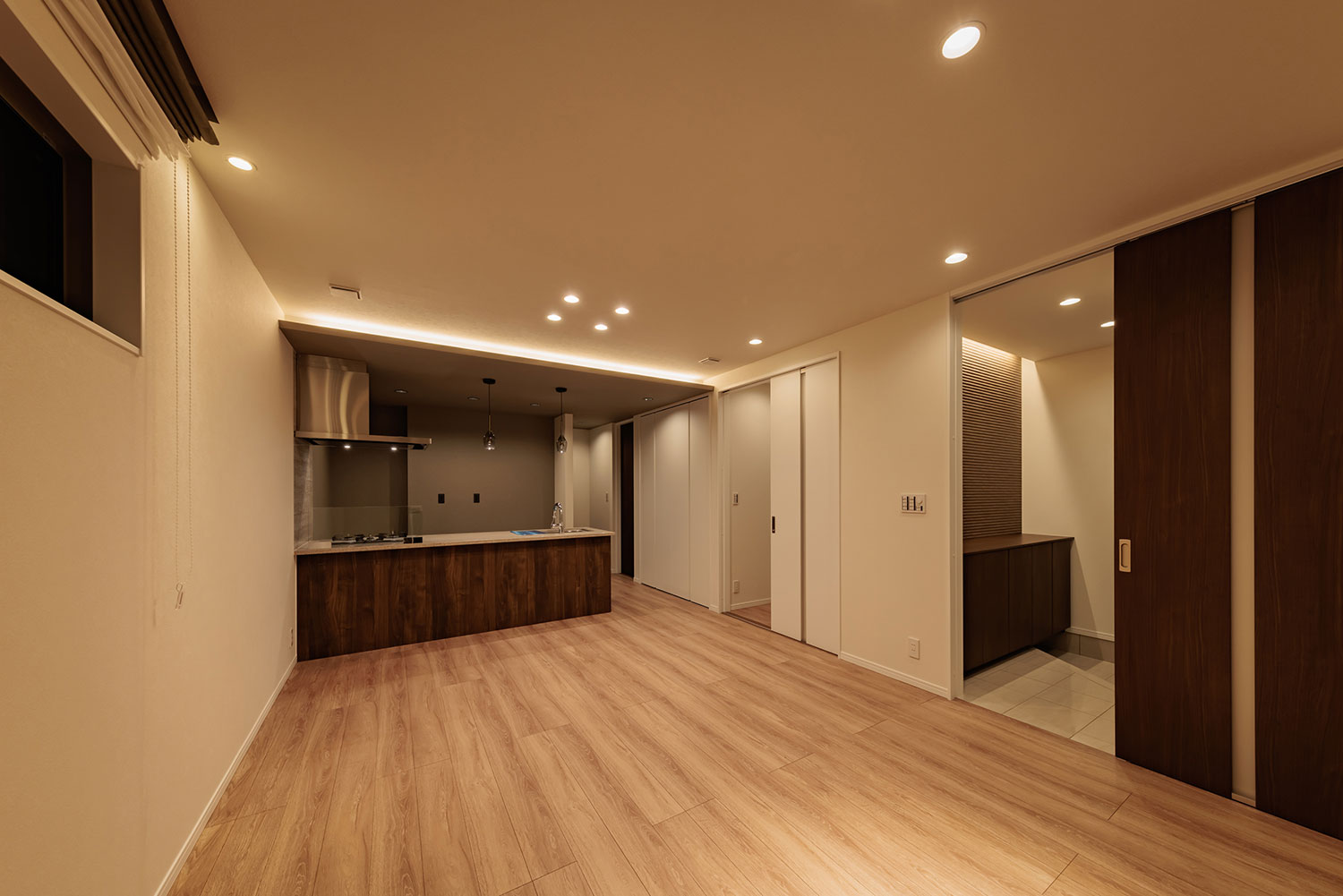 T-1／夜間リビングダイニング