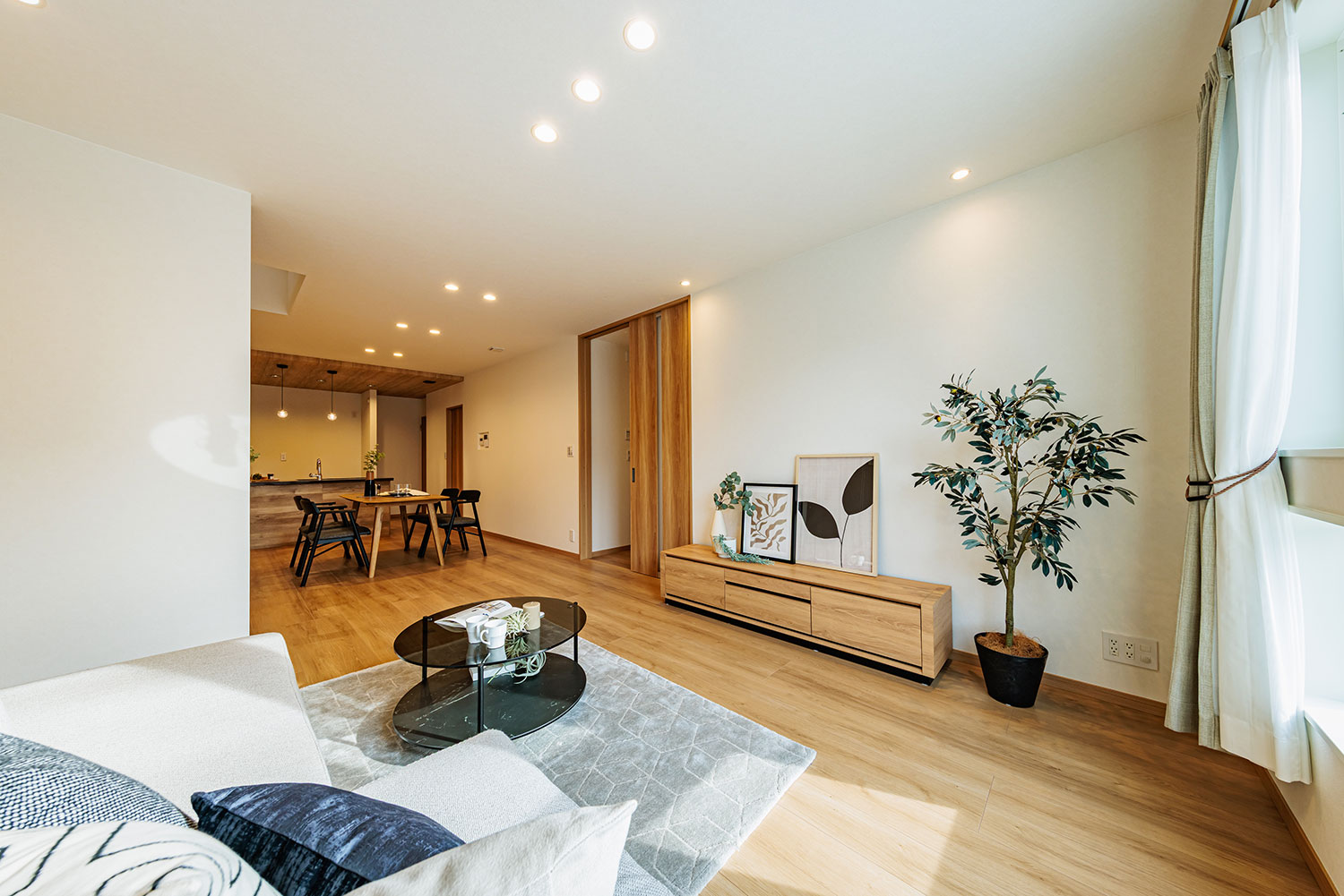 T-3/リビングダイニング