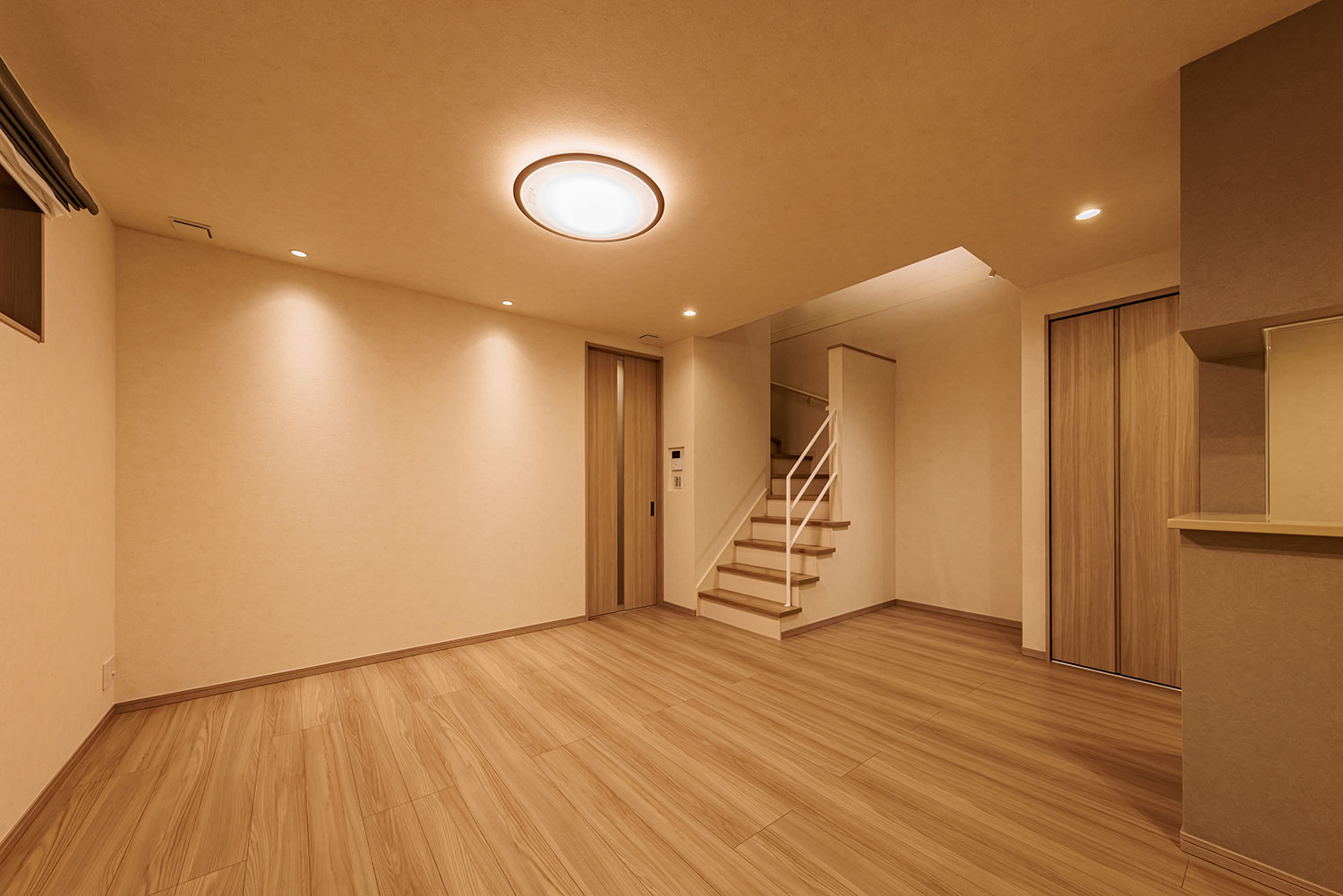 T-1／夜間リビングダイニング