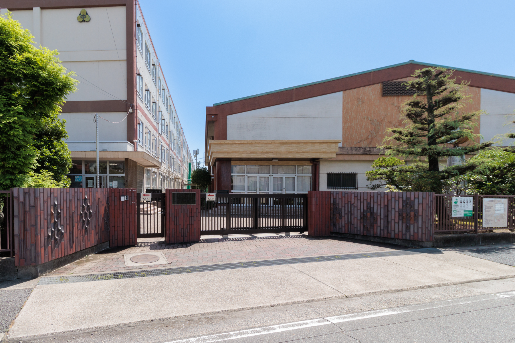 山田中学校 徒歩約21分