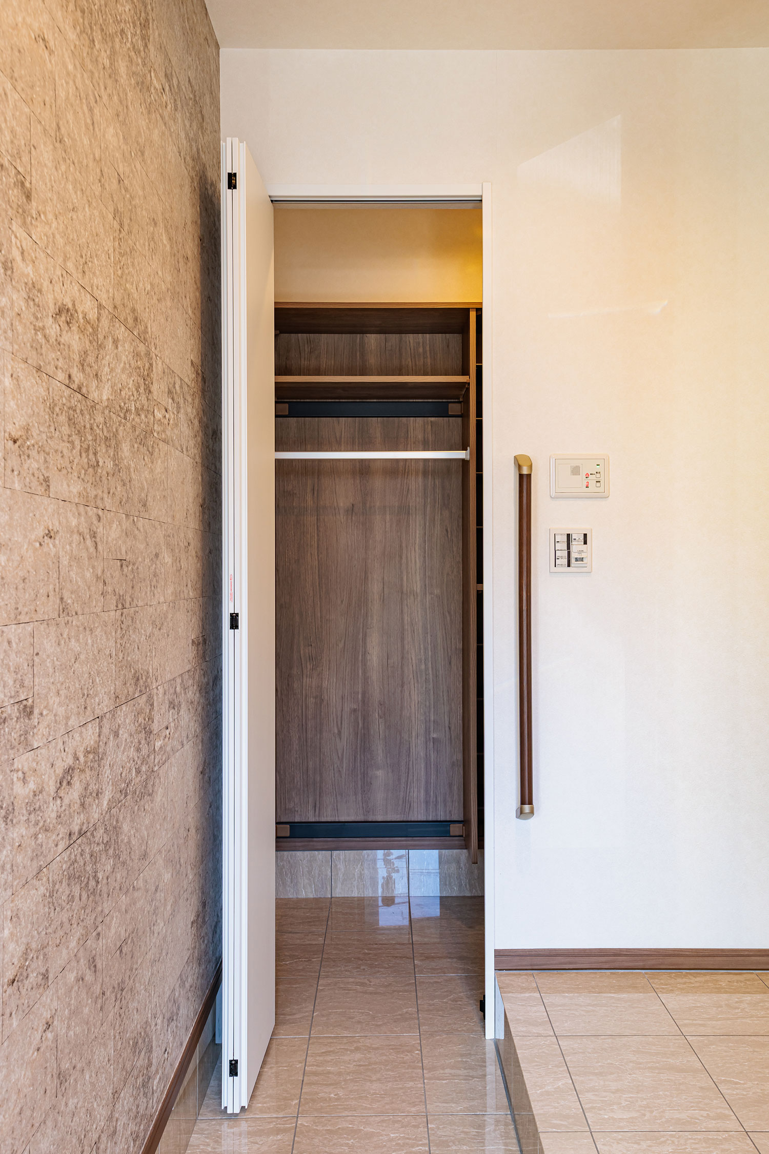 T-2／シューズクローク